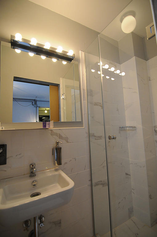 Taksim Safe House Hotel Istanbul Room photo